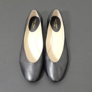 Cole Haan Black Leather Round Toe Flats. 10.5